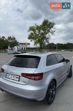 Хетчбек Audi A3 2015 в 