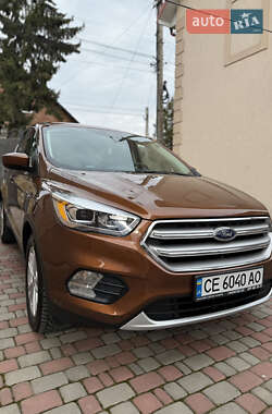 Позашляховик / Кросовер Ford Escape 2017 в Чернівцях
