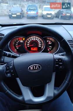 Позашляховик / Кросовер Kia Sorento 2010 в 