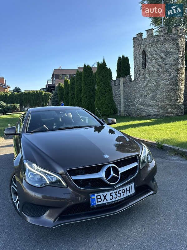 Купе Mercedes-Benz E-Class 2015 в 