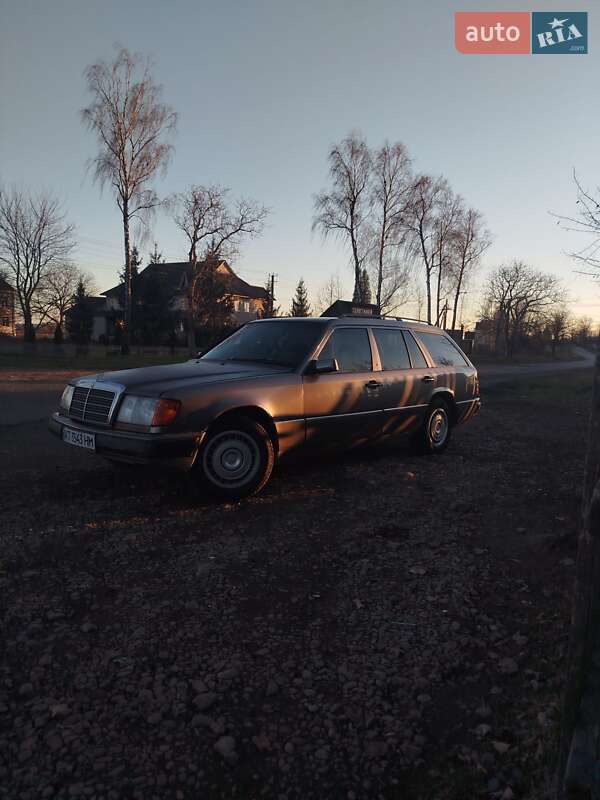 Універсал Mercedes-Benz E-Class 1993 в 