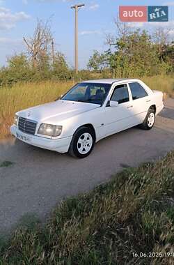 Седан Mercedes-Benz E-Class 1994 в Одесі