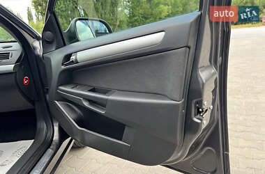 Універсал Opel Astra 2011 в 