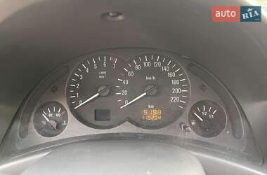 Хэтчбек Opel Corsa 2003 в 