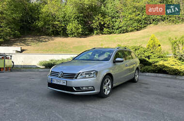Універсал Volkswagen Passat 2011 в Полтаві